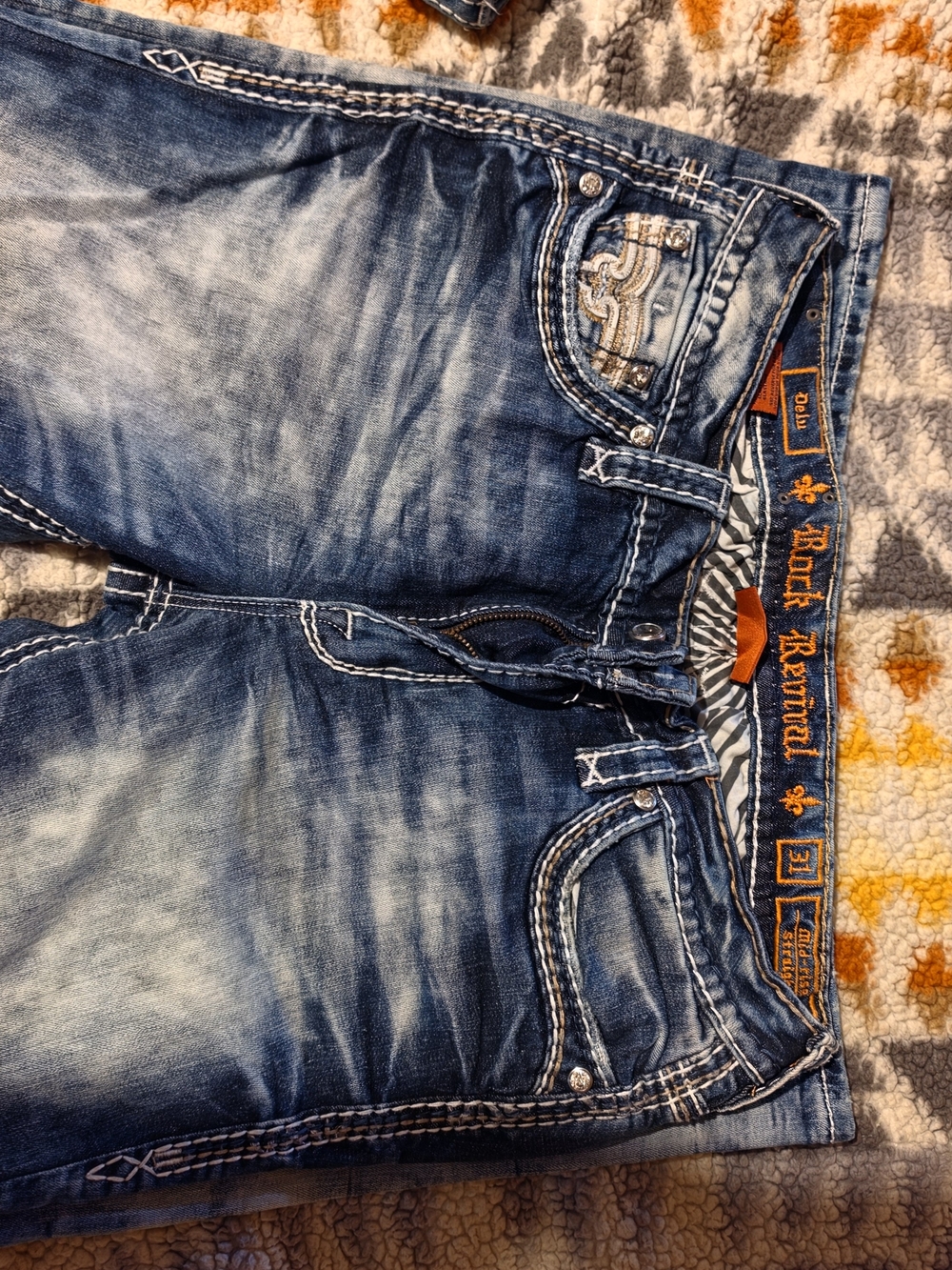 Womens Rock Revival Distressed Boot Cut Jeans with Embroidered Pocket 31x34 - Picture 2 of 4